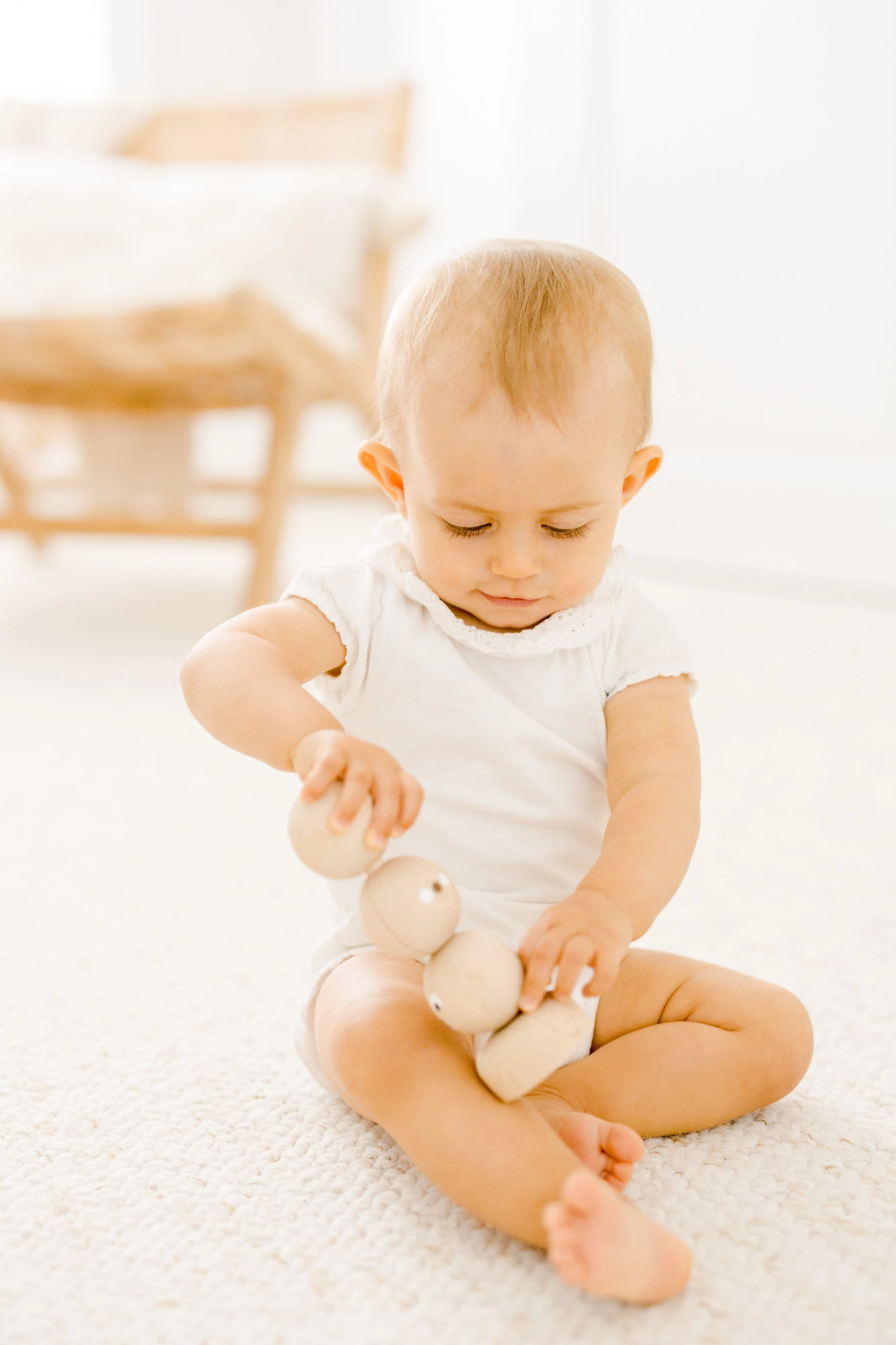 enfant jouet beige marron gris